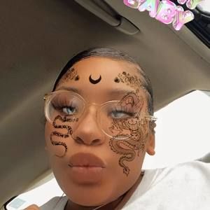 Meet your Posher, Nina